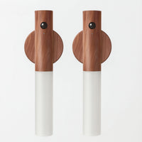 Magnetische Lampe in Holzoptik mit Sensor